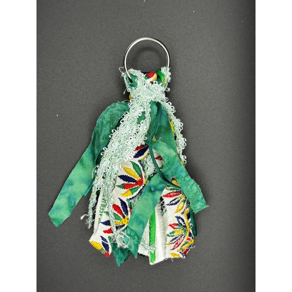 Handmade Ribbon Keychain: Green Flower Accessory - Picture 4 of 4